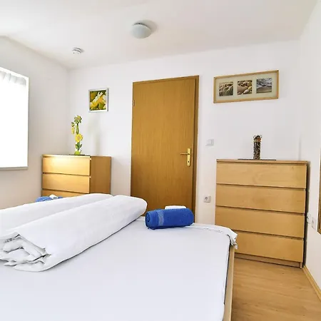 P.a.l.m.e. Apartment
